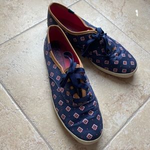Keds Diamond Graphic Design in Size 7.5